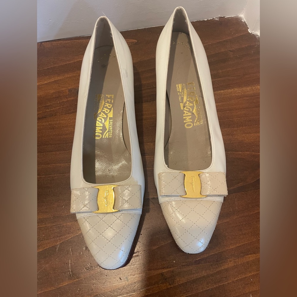 Salvatore Ferragamo designer bow pumps!